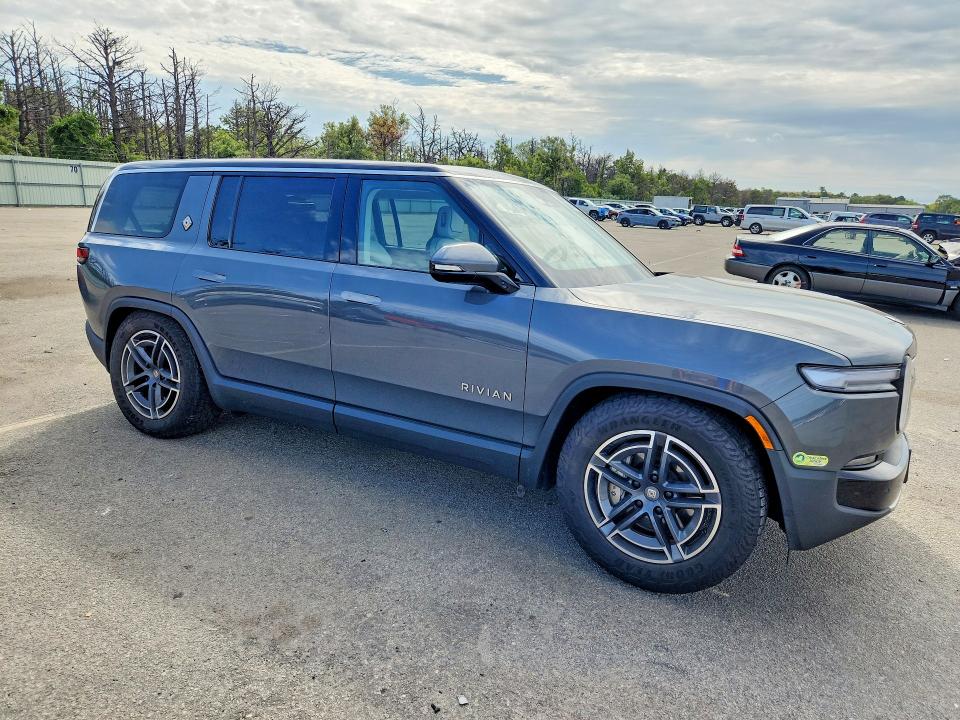 Photo 4 from auction – 2025 RIVIAN R1S with VIN 7PDSGBBA0SN054113