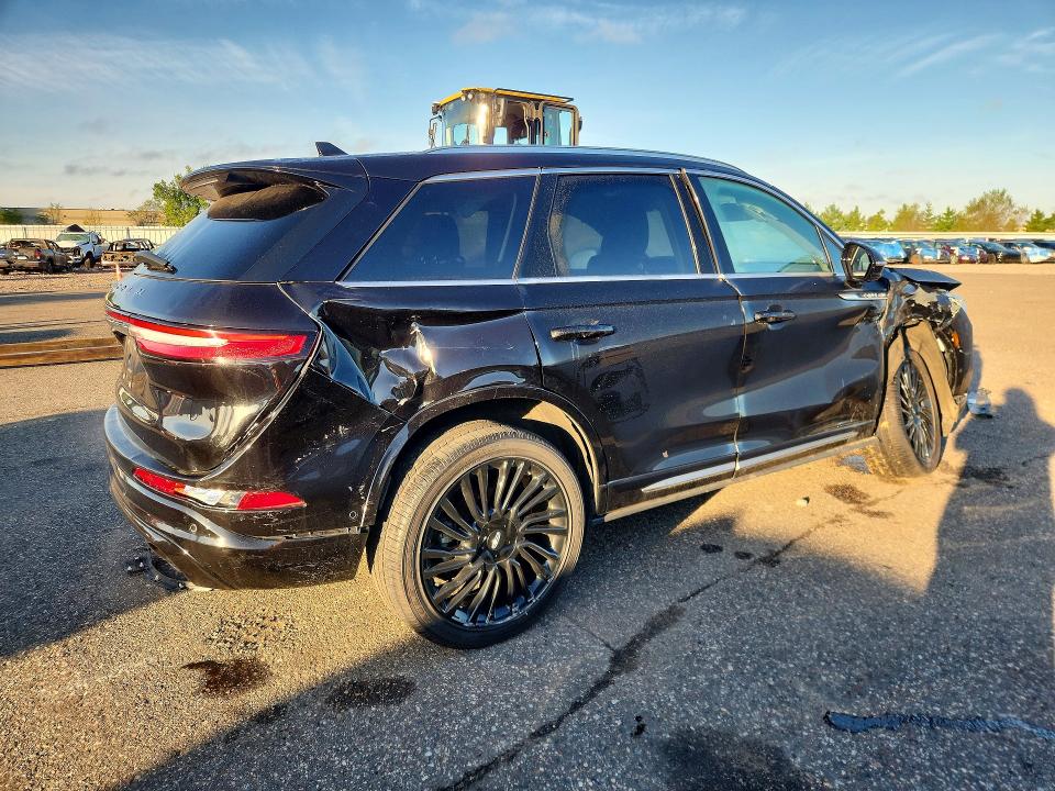 Снимка 3 от търг – 2021 LINCOLN CORSAIR с VIN 5LMCJ2D92MUL10138