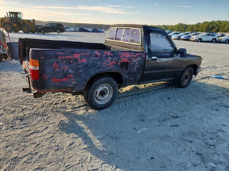 Photo 3 from auction – 1991 TOYOTA PICKUP with VIN JT4RN81P7M5116291