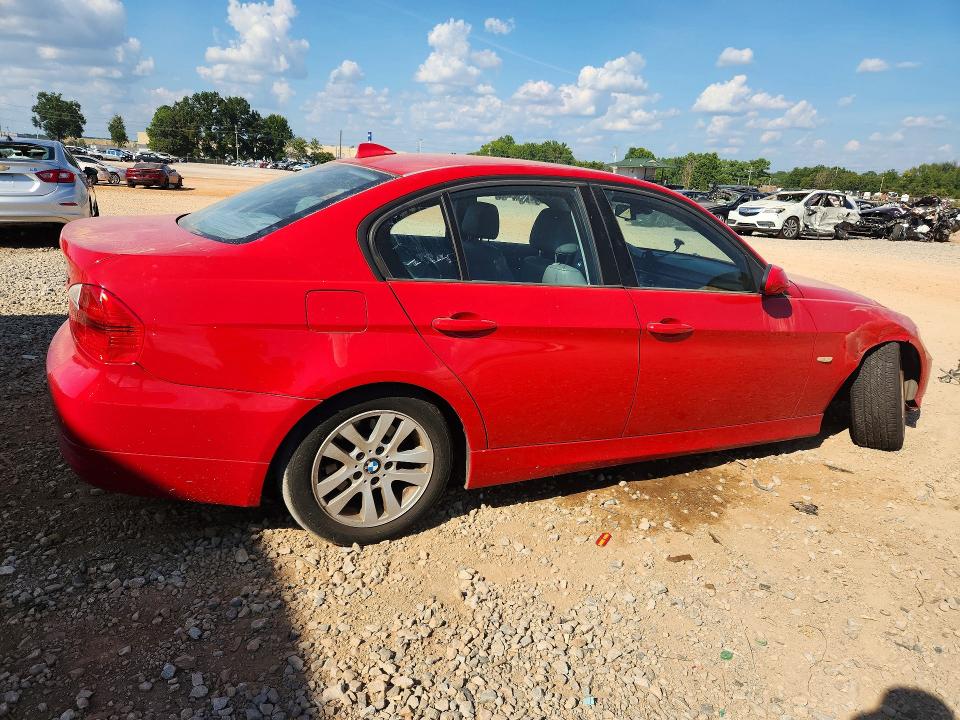 Photo 3 from auction – 2006 BMW 325 with VIN WBAVB13506KX49503