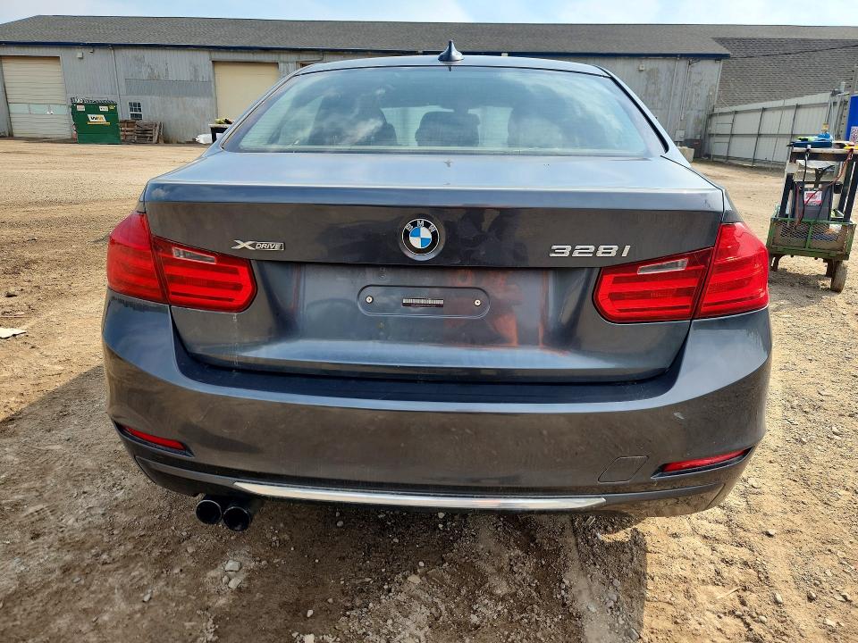 Photo 6 from auction – 2013 BMW 328 with VIN WBA3B5G5XDNP40358