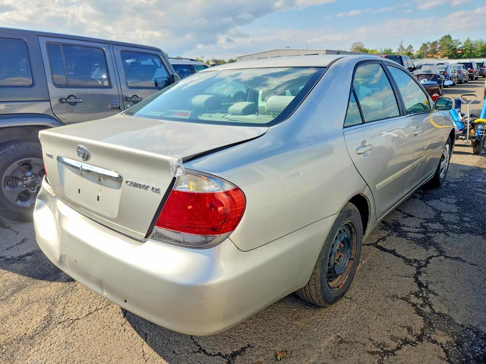 Photo 3 from auction – 2005 TOYOTA CAMRY with VIN 4T1BE30K65U622384