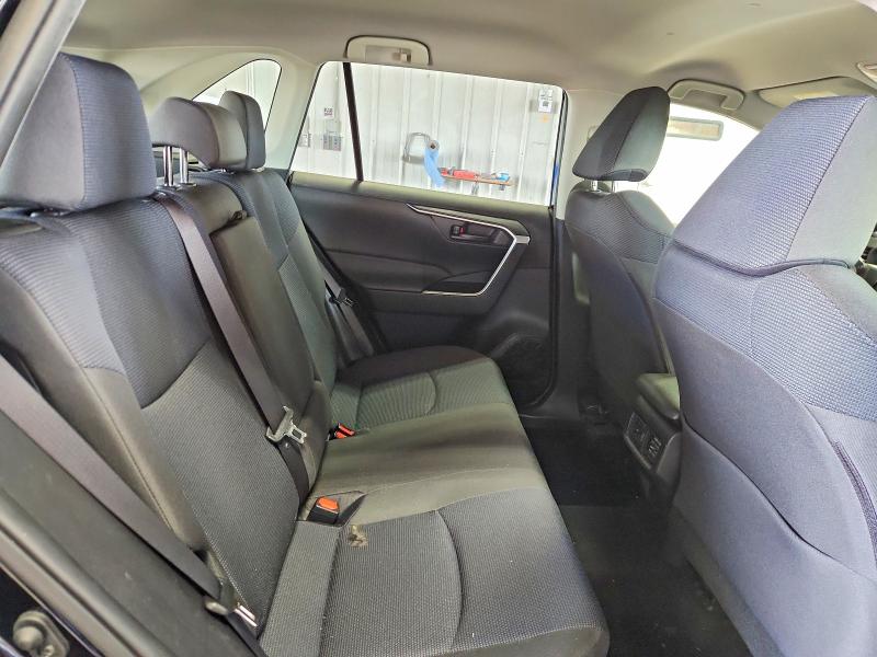 Photo 11 from auction – 2020 TOYOTA RAV4 with VIN JTMMWRFV4LD046967