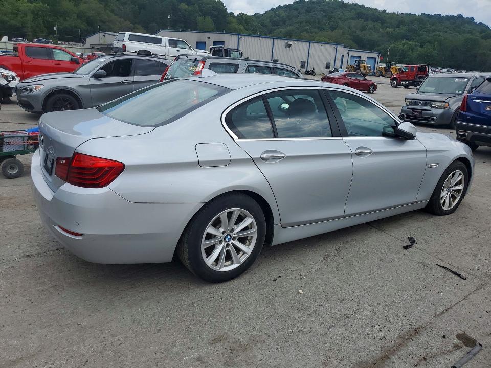 Photo 3 from auction – 2016 BMW 528 with VIN WBA5A7C50GG145721