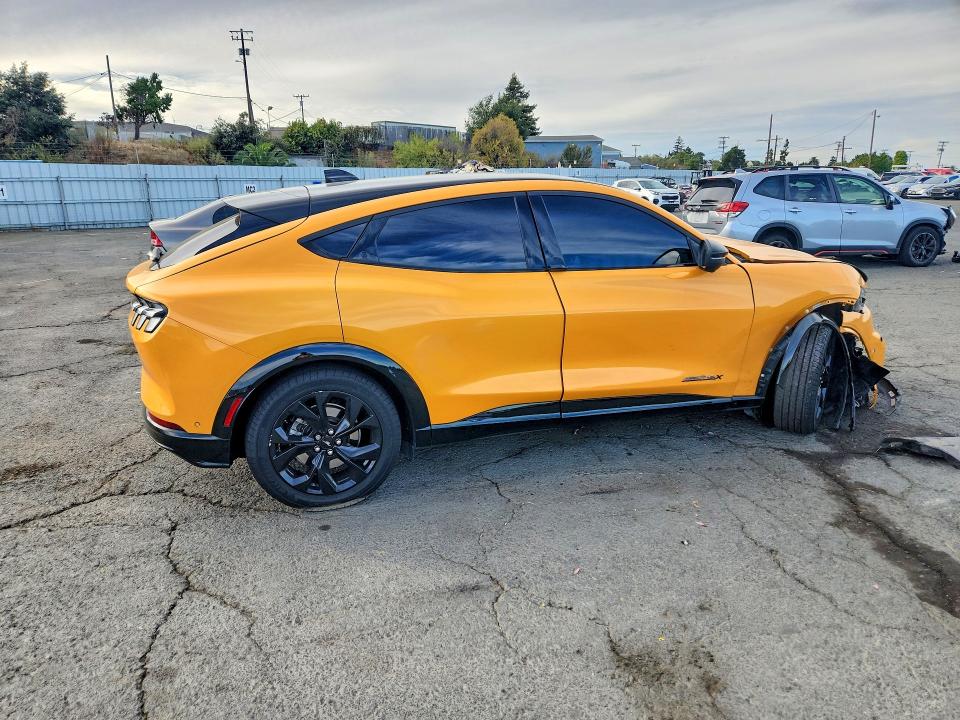 Photo 3 from auction – 2023 FORD MUSTANG MACH-E with VIN 3FMTK3SU4PMA41159