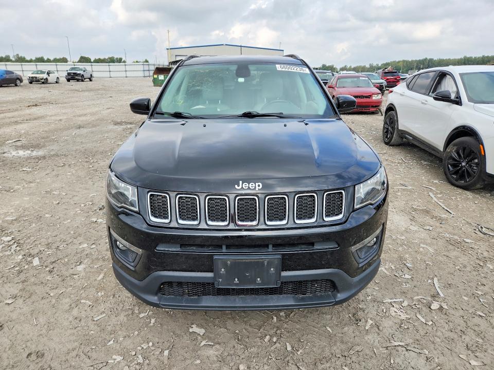 Foto 5 de la subasta – 2017 JEEP COMPASS con VIN 3C4NJCBB2HT669260