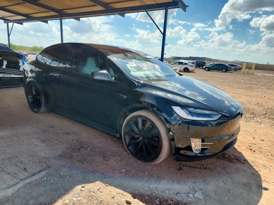Photo 4 from auction – 2018 TESLA MODEL X with VIN 5YJXCDE25JF121357