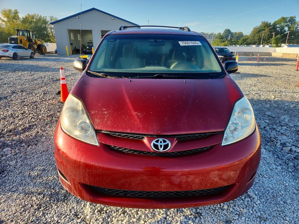 Photo 5 from auction – 2009 TOYOTA SIENNA with VIN 5TDZK23C29S245508