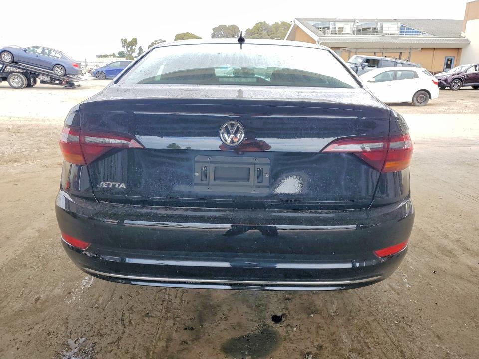 Photo 6 from auction – 2019 VOLKSWAGEN JETTA with VIN 3VWCB7BU1KM142161