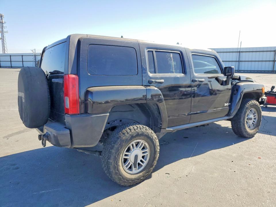 Photo 3 from auction – 2006 HUMMER H3 with VIN 5GTDN136168165924