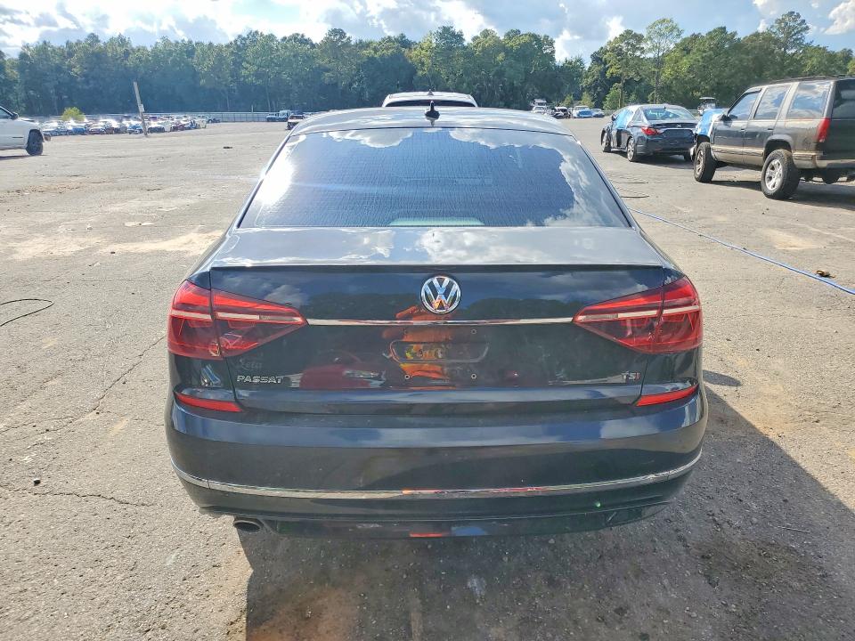 Снимка 6 от търг – 2017 VOLKSWAGEN PASSAT с VIN 1VWDT7A32HC021000