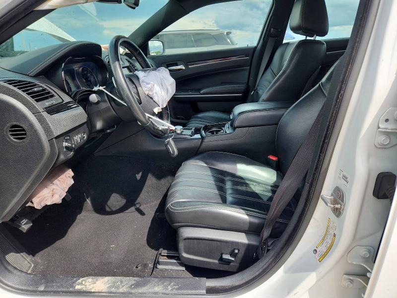 Снимка 7 от търг – 2019 CHRYSLER 300 с VIN 2C3CCABG1KH682880