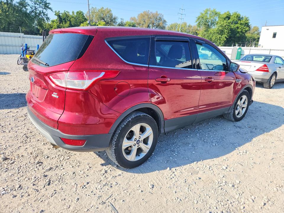 Photo 3 from auction – 2016 FORD ESCAPE with VIN 1FMCU9GX6GUB92869