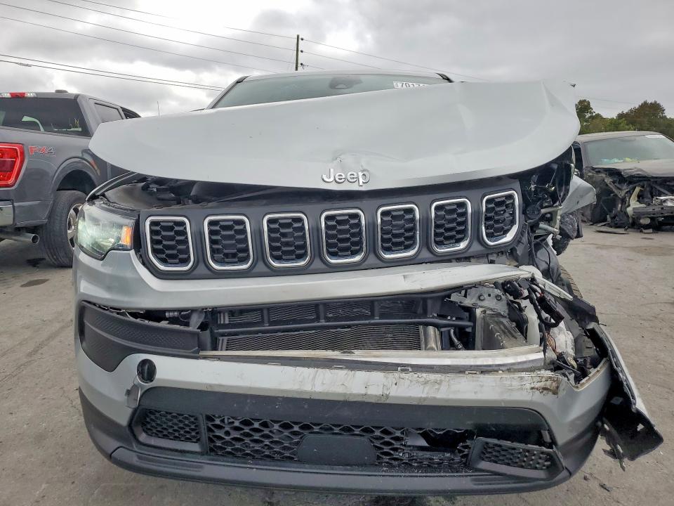 Снимка 5 от търг – 2025 JEEP COMPASS с VIN 3C4NJDAN0ST537879