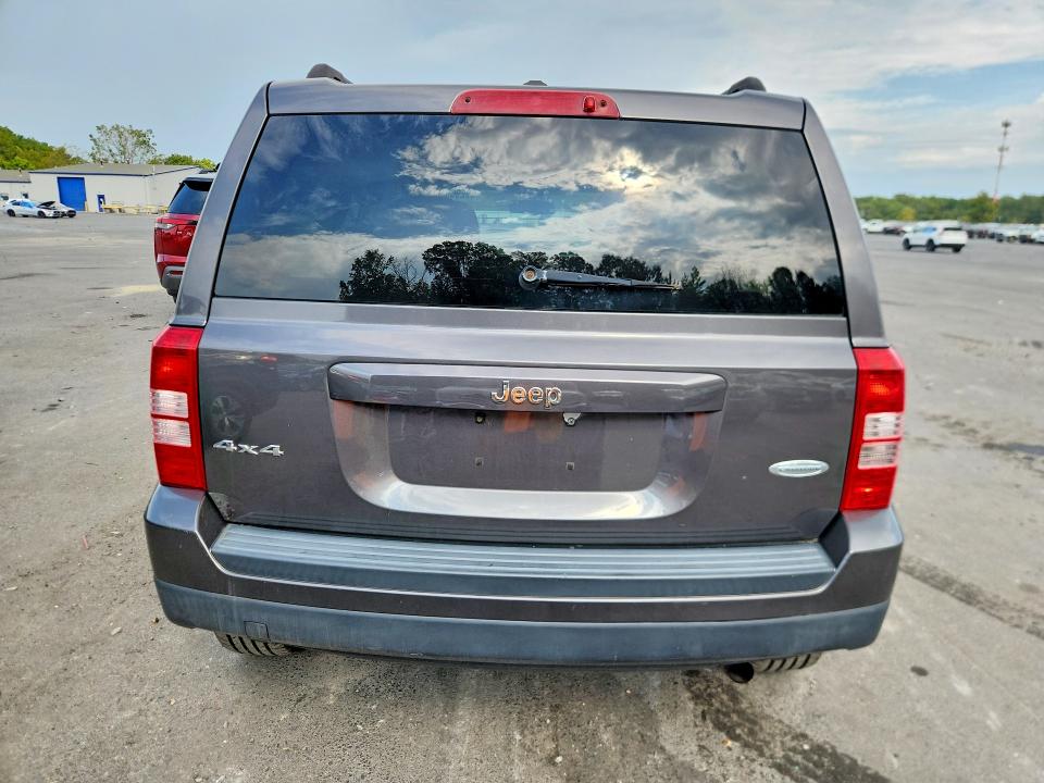 Снимка 6 от търг – 2016 JEEP PATRIOT с VIN 1C4NJRFB6GD663625