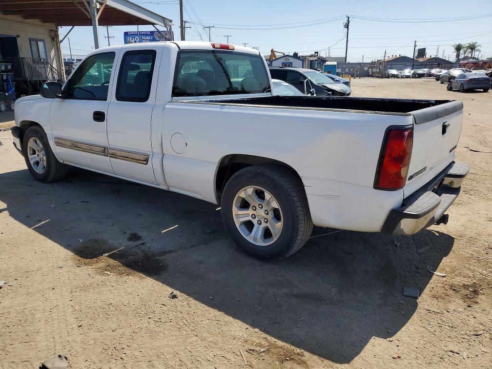 Photo 2 from auction – 2005 CHEVROLET SILVERADO with VIN 1GCEC9V45Z121053