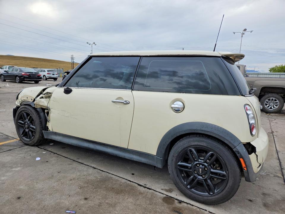Photo 2 from auction – 2004 MINI COOPER with VIN WMWRE33434TD87754
