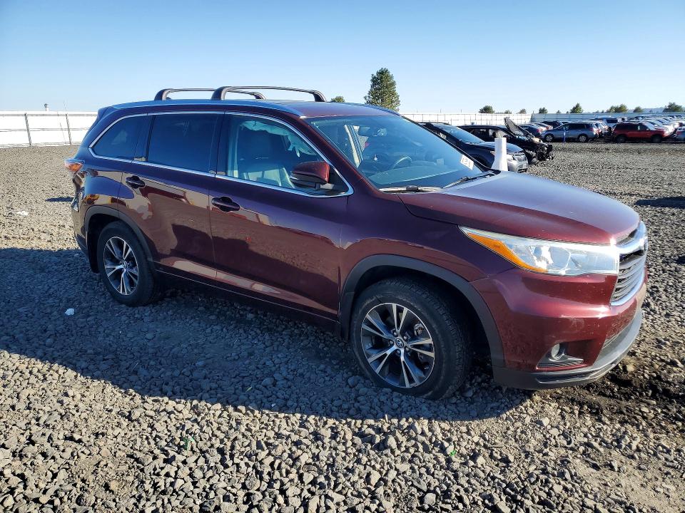 Photo 4 from auction – 2016 TOYOTA HIGHLANDER with VIN 5TDJKRFH9GS296501