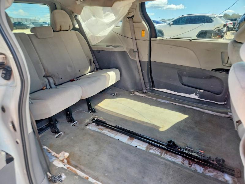 Photo 11 from auction – 2014 TOYOTA SIENNA with VIN 5TDKK3DC4ES408062