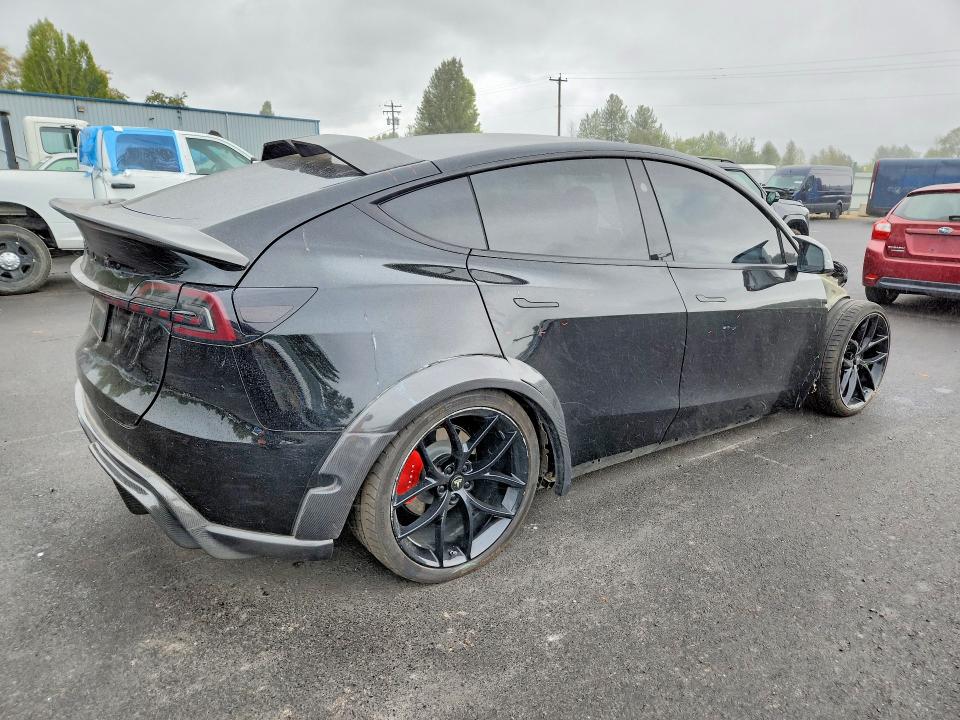 Фото 3 с аукциона – 2023 TESLA MODEL Y с VIN 7SAYGDEF7PF813708