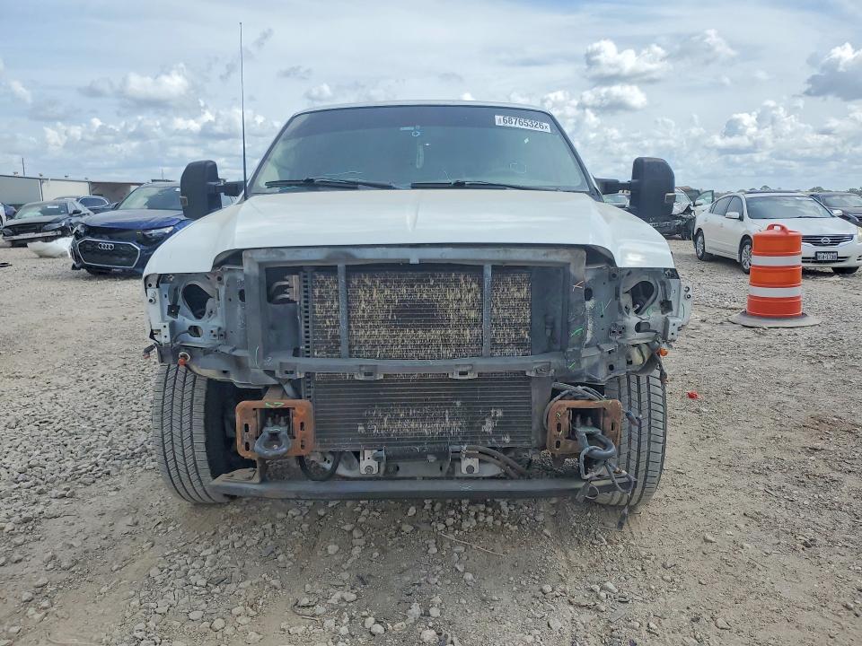 Photo 5 from auction – 2002 FORD EXCURSION with VIN 1FMNU42F72EA77856