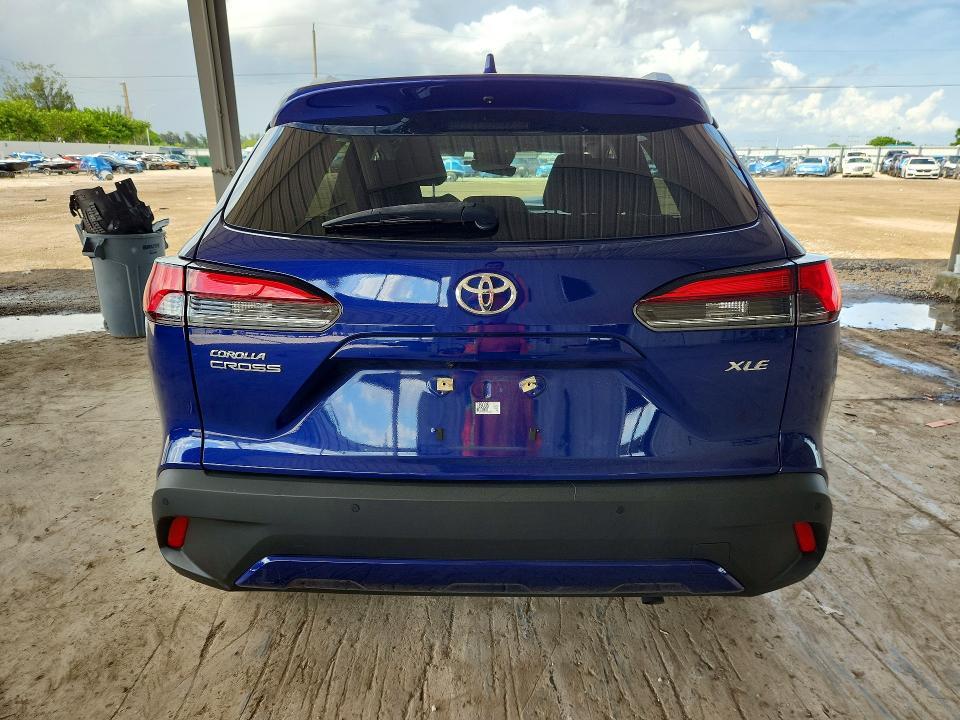 Снимка 6 от търг – 2023 TOYOTA COROLLA CROSS с VIN 7MUDAAAGXPV063510