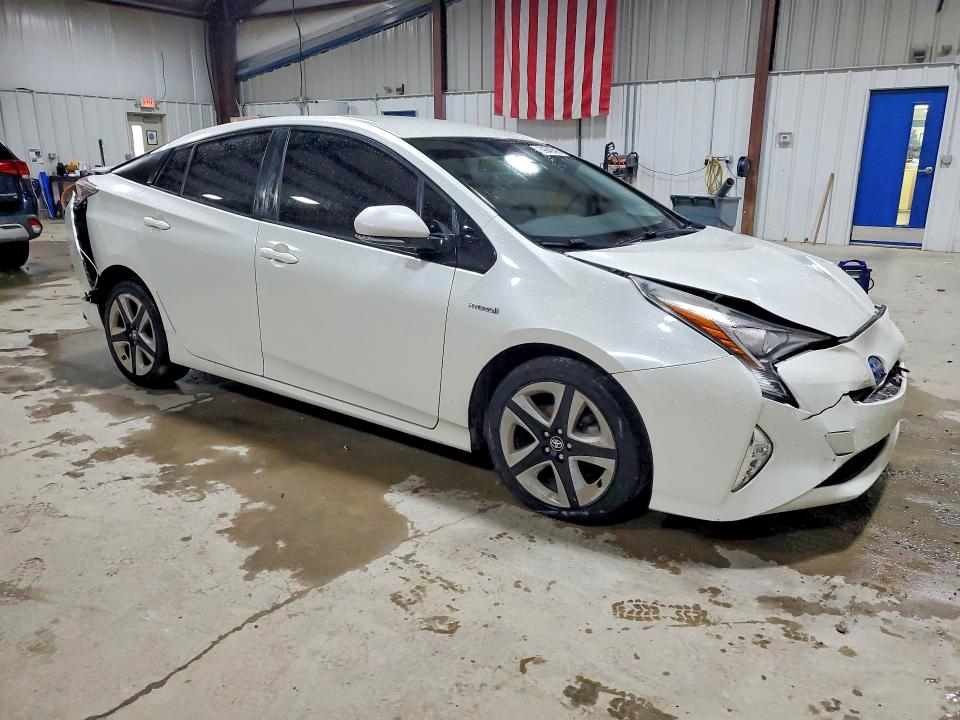 Photo 4 from auction – 2016 TOYOTA PRIUS with VIN JTDKARFU1G3520947