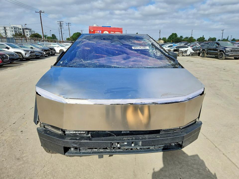 Photo 5 from auction – 2024 TESLA CYBERTRUCK with VIN 7G2CEHED8RA000054