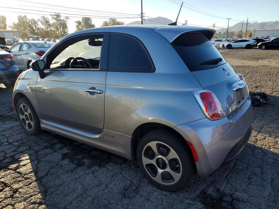 Photo 2 from auction – 2017 FIAT 500 with VIN 3C3CFFGE1HT699111