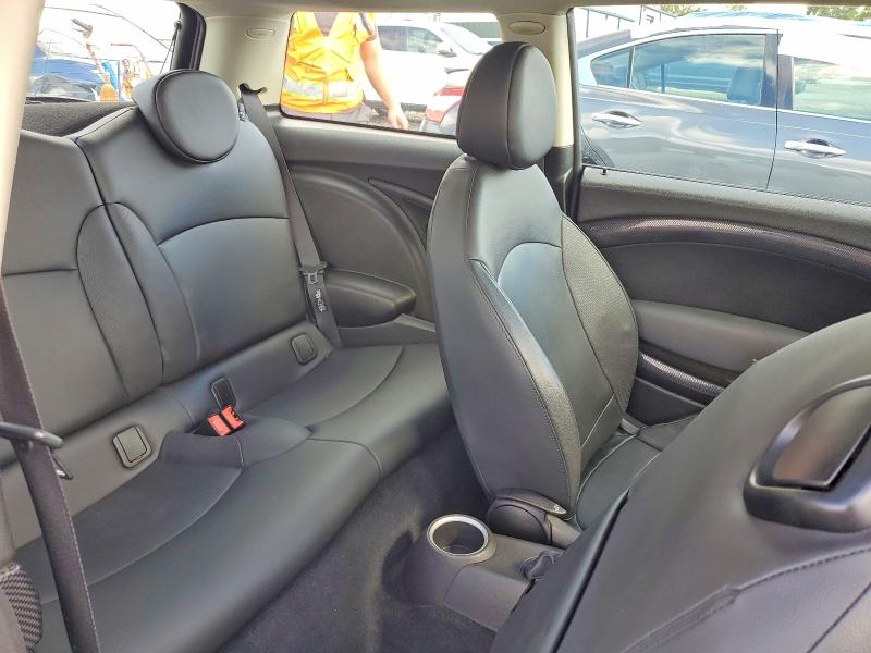 Zdjęcie 10 z aukcji – 2011 MINI COOPER z VIN WMWSV3C56BTY10251
