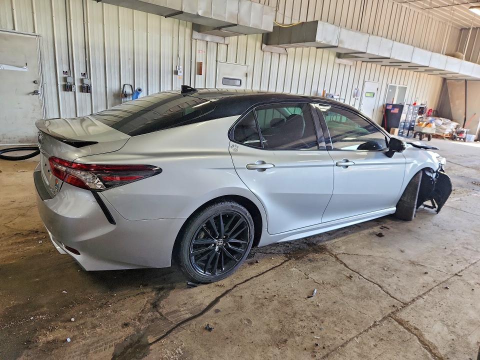 Photo 3 from auction – 2023 TOYOTA CAMRY with VIN 4T1K31AKXPU048657