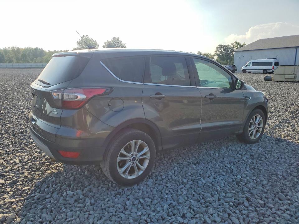 Foto 3 de la subasta – 2017 FORD ESCAPE con VIN 1FMCU0GD5HUA53660
