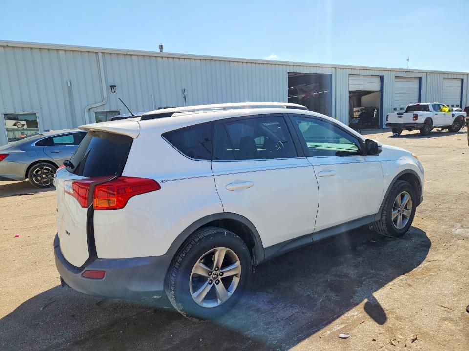 Photo 3 from auction – 2015 TOYOTA RAV4 with VIN 2T3WFREV5FW221759