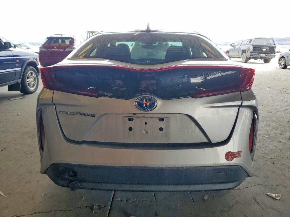 Photo 6 from auction – 2017 TOYOTA PRIUS PRIME with VIN JTDKARFP8H3008596