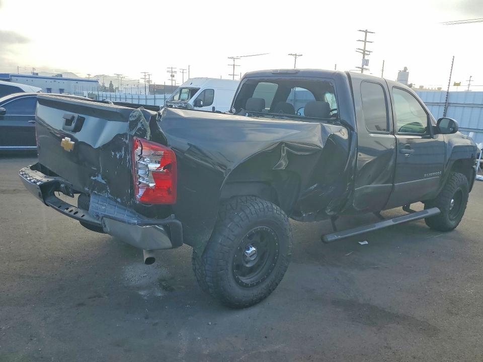 Foto 3 de la subasta – 2008 CHEVROLET SILVERADO con VIN 2GCEC19C081205754