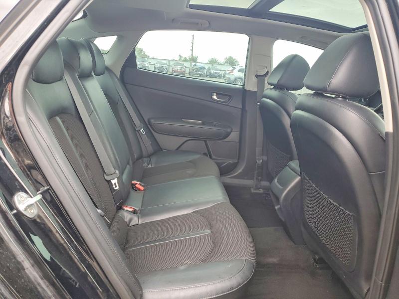Photo 10 from auction – 2019 KIA OPTIMA with VIN 5XXGT4L34KG369819