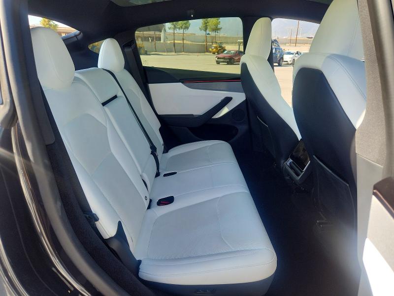 Снимка 11 от търг – 2026 TESLA MODEL Y с VIN 7SAYGDED7TF633671