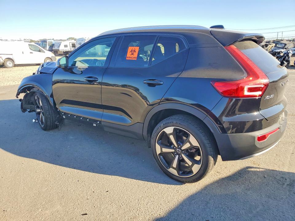 صورة رقم 2 من المزاد - 2022 VOLVO XC40 مع VIN YV4162UK4L2280067
