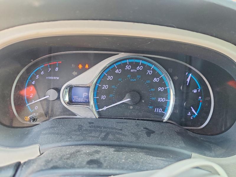 Photo 9 from auction – 2011 TOYOTA SIENNA with VIN 5TDYK3DCXBS083844