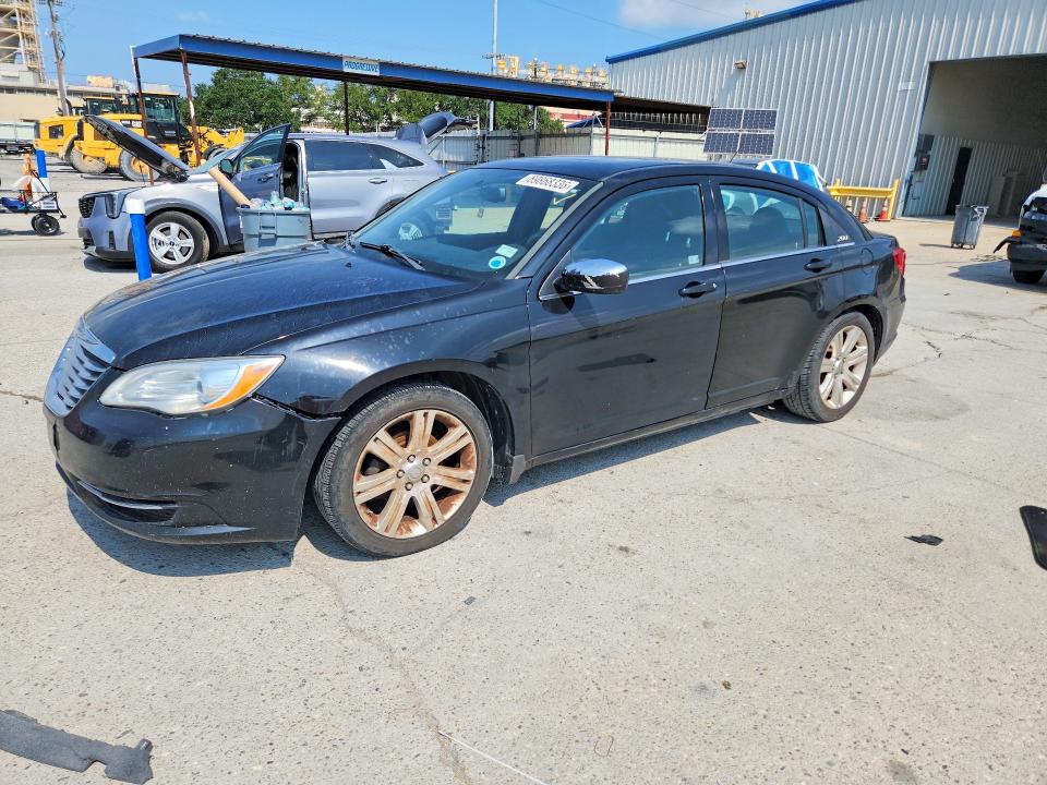CHRYSLER 200 2011 with VIN 1C3BC1FG4BN615977 - Photo from auction