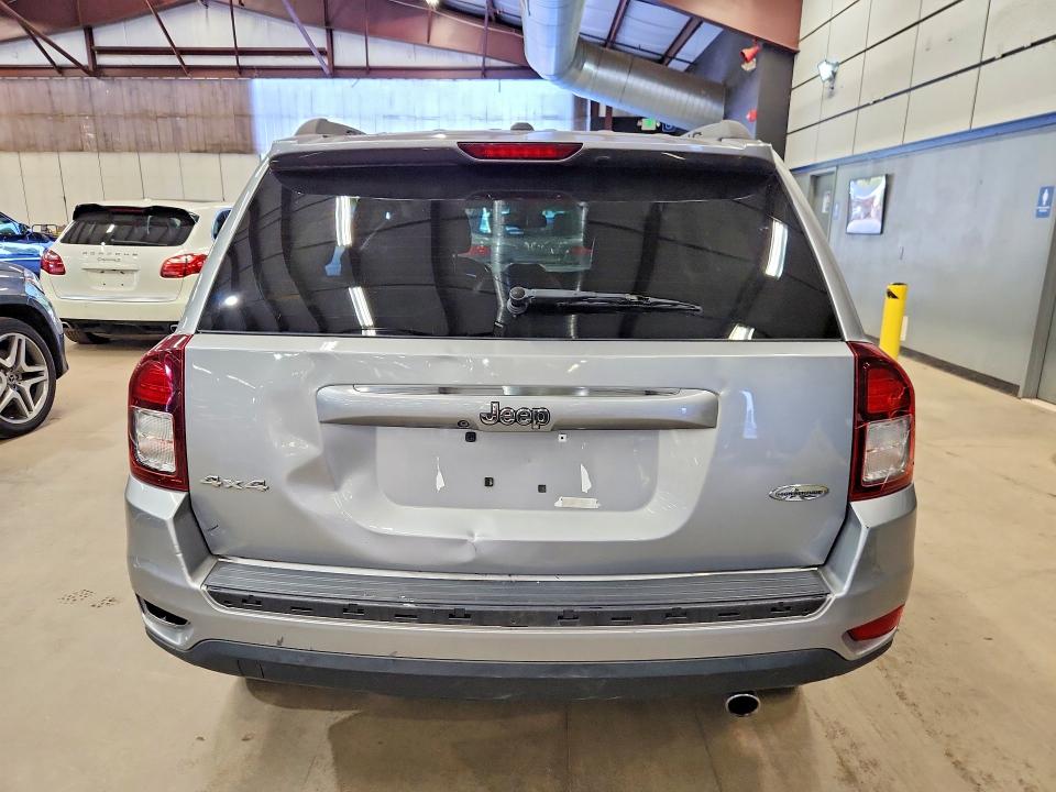 Снимка 6 от търг – 2016 JEEP COMPASS с VIN 1C4NJDEB6GD733712