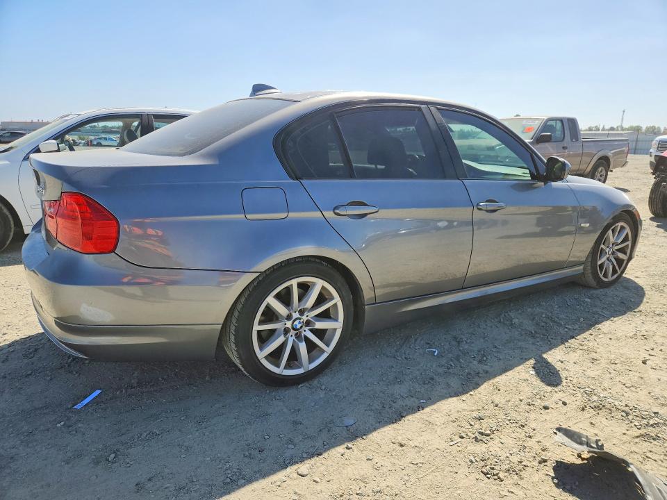 Photo 3 from auction – 2011 BMW 328 with VIN WBAPH5G51BNM71860