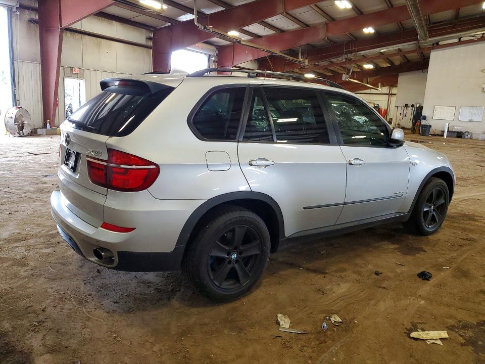 Photo 3 from auction – 2012 BMW X5 with VIN 5UXZW0C5XCL665406