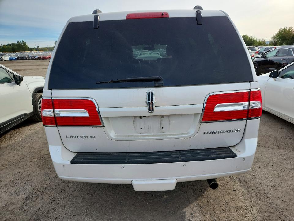 Снимка 6 от търг – 2011 LINCOLN NAVIGATOR с VIN 5LMJJ2J56BEJ07107
