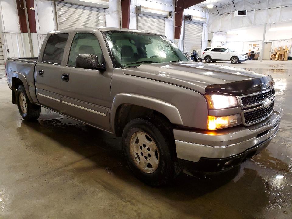 Photo 4 from auction – 2006 CHEVROLET SILVERADO with VIN 2GCEK13Z961308037