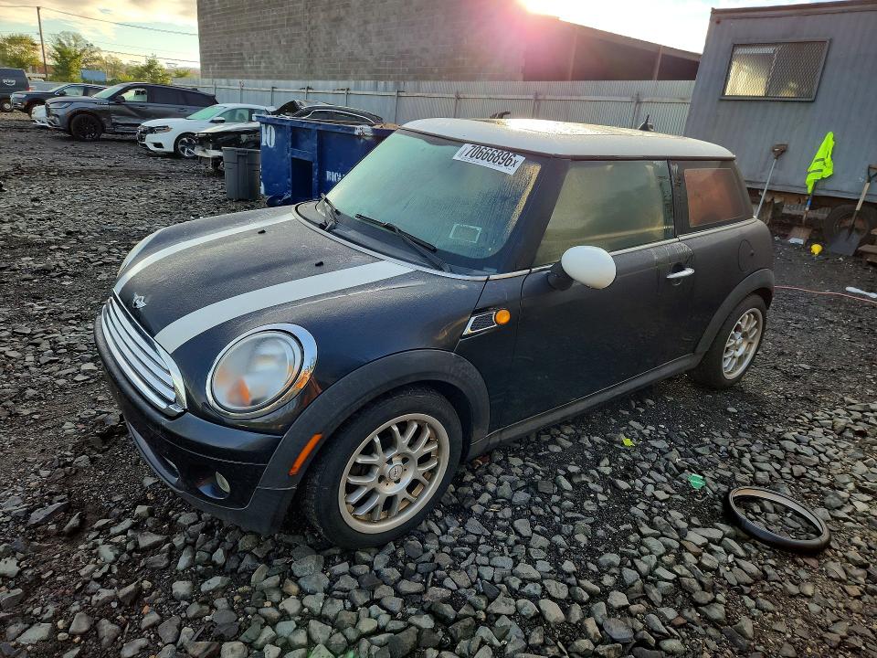 Снимка 1 от търг – 2008 MINI COOPER с VIN WMWMF33558TT62860