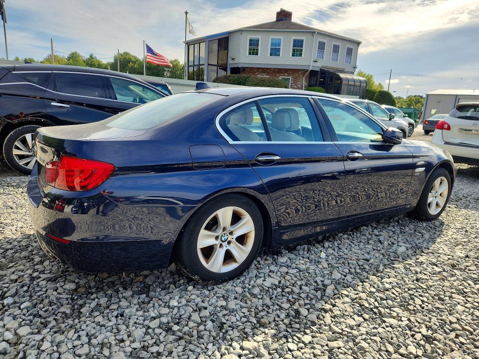 صورة رقم 3 من المزاد - 2012 BMW 528 مع VIN WBAXH5C56CC595111