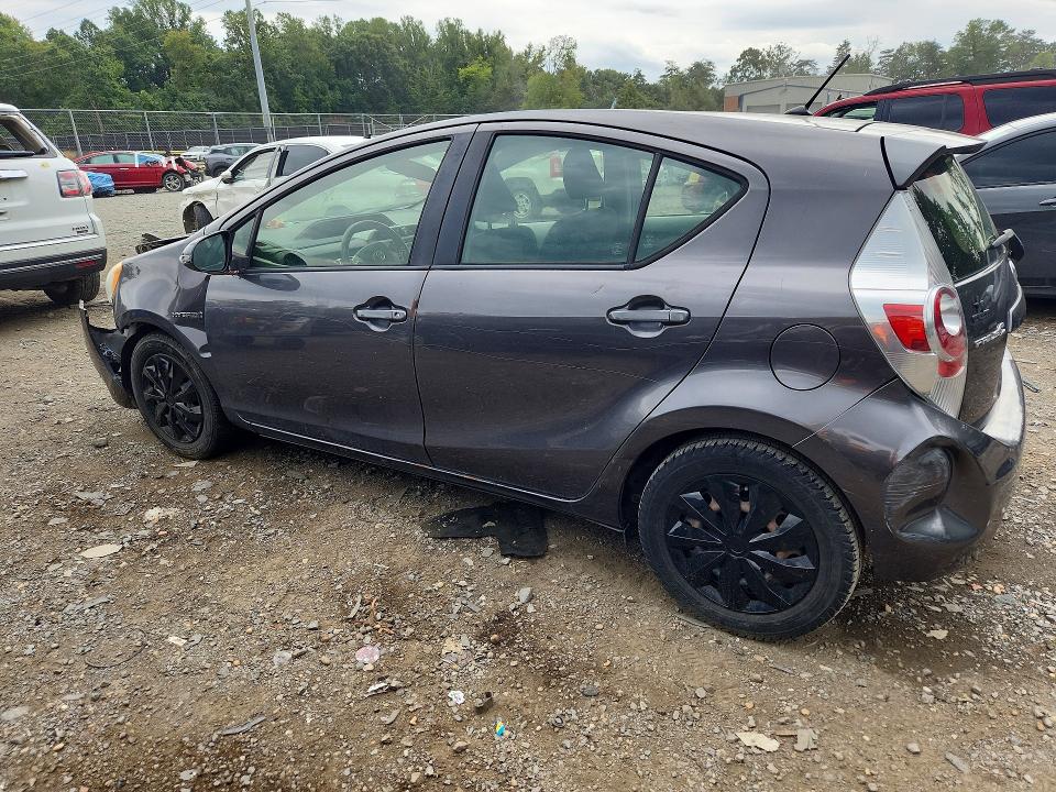 Zdjęcie 2 z aukcji – 2012 TOYOTA PRIUS C z VIN JTDKDTB38C1520807