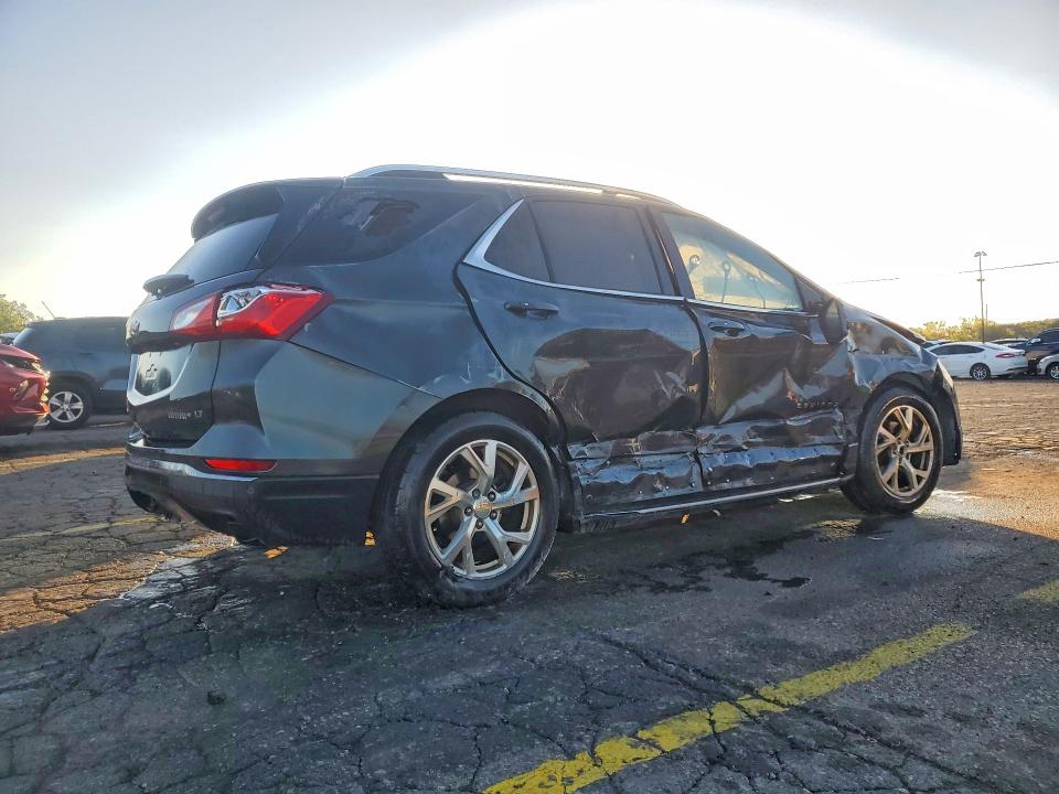 Снимка 3 от търг – 2018 CHEVROLET EQUINOX с VIN 2GNAXKEX1J6219549