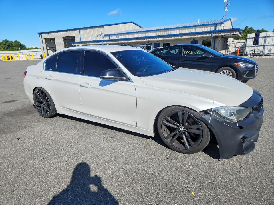 صورة رقم 4 من المزاد - 2017 BMW 330 مع VIN WBA8B9G34HNU55771